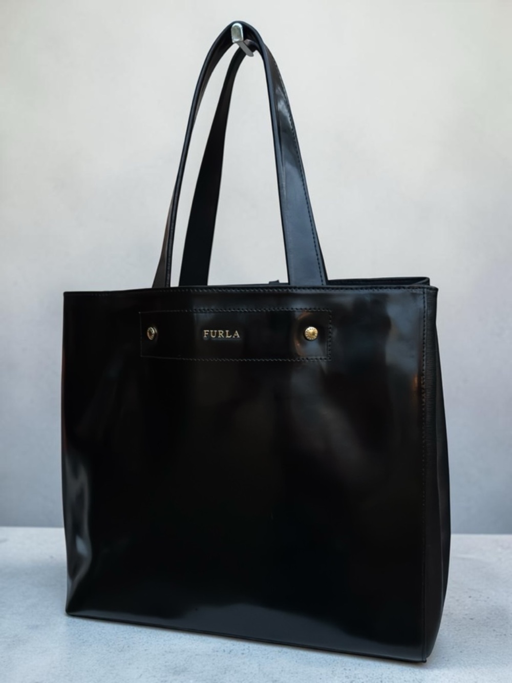 FURLA Musa BiColor Patent & Saffiano Leather Tote Bag. Rare. Limited Edition. - Picture 3 of 16